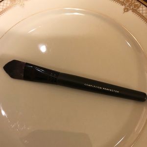 BareMinerals Complexion Perfection Brush